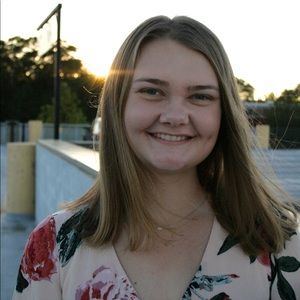 Meet your Posher, Hallie